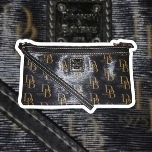 (NWOT) Vintage DOONEY & BOURKE® to Large Slim Wristlet - BROWN T MORO